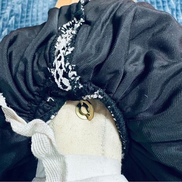 Vintage Franklin Mint Heirloom Musical Porcelain Doll Renata 1985. - Picture 11 of 11